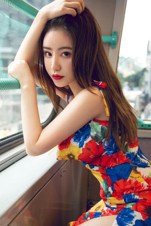 杨幂裸泳无遮挡图片