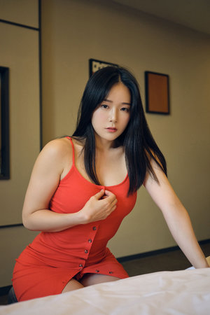 街头现人体红绿灯